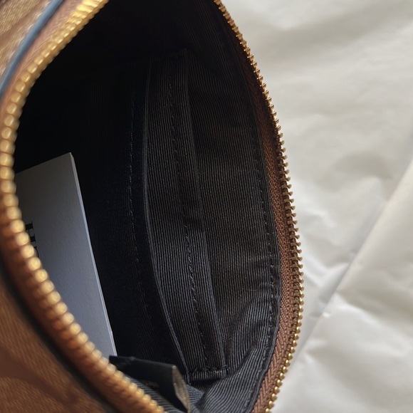 Corner Zip Wristlet In Signature Canvas - Picture 5 of 6